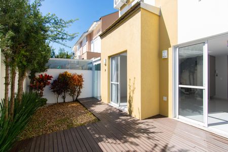 Casa de condomínio à venda com 189m², 3 quartos e 2 vagasQuintal