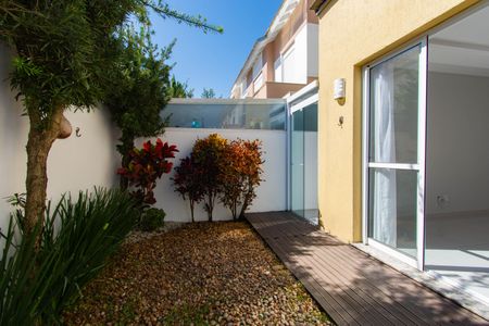 Casa de condomínio à venda com 189m², 3 quartos e 2 vagasQuintal