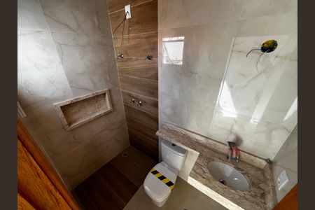 Casa à venda com 130m², 3 quartos e 3 vagasBanheiro da Suíte 1