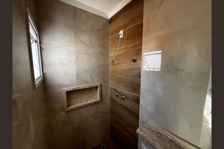 Casa à venda com 130m², 3 quartos e 3 vagasBanheiro da Suíte 1