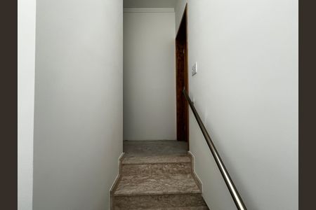 Casa à venda com 130m², 3 quartos e 3 vagasEscada