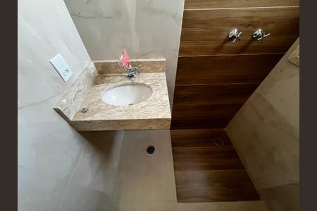 Casa à venda com 130m², 3 quartos e 3 vagasBanheiro da Suíte 3