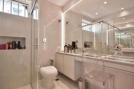 Casa à venda com 620m², 3 quartos e 4 vagasBanheiro da Suíte 2