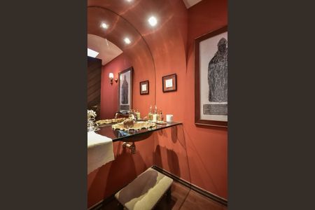 Casa à venda com 620m², 3 quartos e 4 vagasLavabo