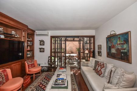 Casa à venda com 620m², 3 quartos e 4 vagasSala de Tv