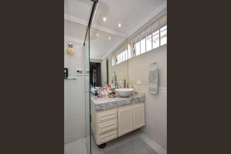 Casa à venda com 620m², 3 quartos e 4 vagasBanheiro da Suíte 1