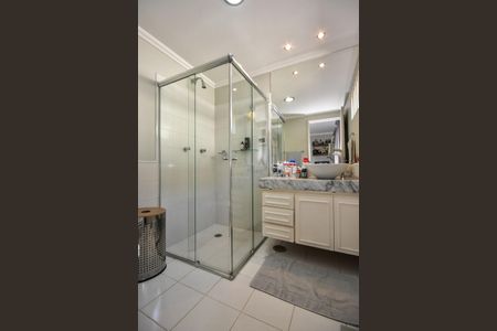 Casa à venda com 620m², 3 quartos e 4 vagasBanheiro da Suíte 1