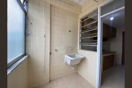 Apartamento à venda com 60m², 3 quartos e 1 vaga Apartamento à venda com 60m², 3 quartos e 1 vagaCozinha e Área de Serviço