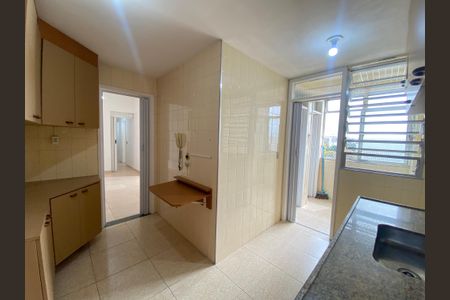 Apartamento à venda com 60m², 3 quartos e 1 vaga Apartamento à venda com 60m², 3 quartos e 1 vagaCozinha e Área de Serviço