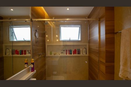 Apartamento à venda com 160m², 3 quartos e 3 vagas Apartamento à venda com 160m², 3 quartos e 3 vagasBanheiro da Suíte