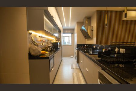 Apartamento à venda com 160m², 3 quartos e 3 vagas Apartamento à venda com 160m², 3 quartos e 3 vagasCozinha e Área de Serviço