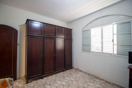Casa para alugar com 330m², 4 quartos e 5 vagas Casa para alugar com 330m², 4 quartos e 5 vagasQuarto 1