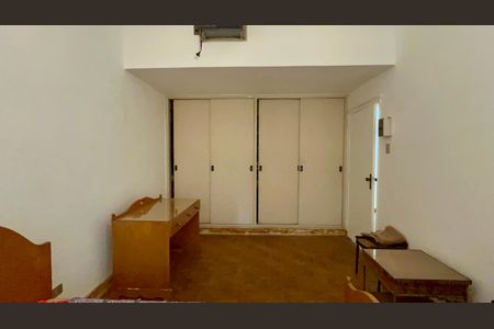 Casa à venda com 306m², 3 quartos e 4 vagas Casa à venda com 306m², 3 quartos e 4 vagasQuarto 1
