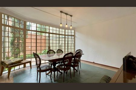 Casa à venda com 306m², 3 quartos e 4 vagas Casa à venda com 306m², 3 quartos e 4 vagasSala de Jantar