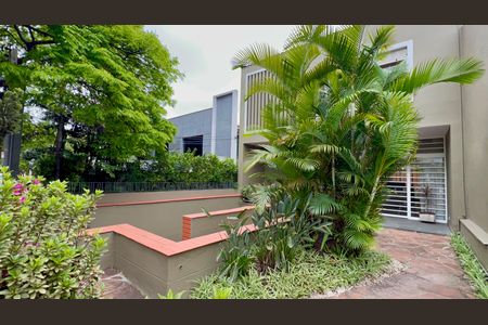Casa à venda com 306m², 3 quartos e 4 vagas Casa à venda com 306m², 3 quartos e 4 vagasQuintal