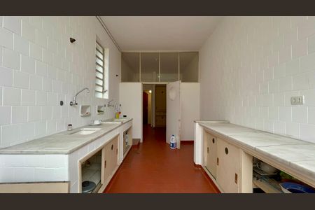 Casa à venda com 306m², 3 quartos e 4 vagas Casa à venda com 306m², 3 quartos e 4 vagasCozinha
