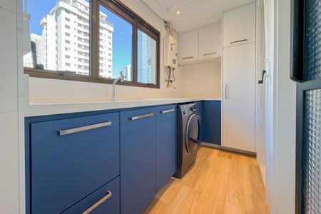 Apartamento à venda com 106m², 3 quartos e 2 vagas Apartamento à venda com 106m², 3 quartos e 2 vagasÁrea de Serviço