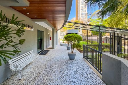 Apartamento à venda com 106m², 3 quartos e 2 vagas Apartamento à venda com 106m², 3 quartos e 2 vagasEntrada