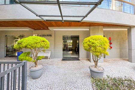 Apartamento à venda com 106m², 3 quartos e 2 vagas Apartamento à venda com 106m², 3 quartos e 2 vagasFachada