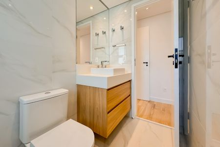 Apartamento à venda com 106m², 3 quartos e 2 vagas Apartamento à venda com 106m², 3 quartos e 2 vagasBanheiro da Suíte