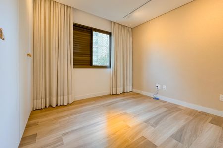 Apartamento à venda com 106m², 3 quartos e 2 vagas Apartamento à venda com 106m², 3 quartos e 2 vagasQuarto 2