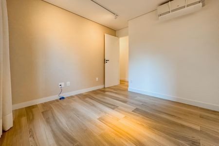 Apartamento à venda com 106m², 3 quartos e 2 vagas Apartamento à venda com 106m², 3 quartos e 2 vagasQuarto 2