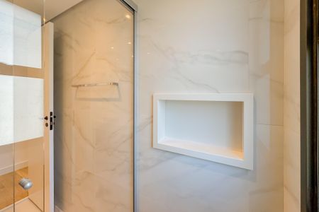 Apartamento à venda com 106m², 3 quartos e 2 vagas Apartamento à venda com 106m², 3 quartos e 2 vagasBanheiro da Suíte