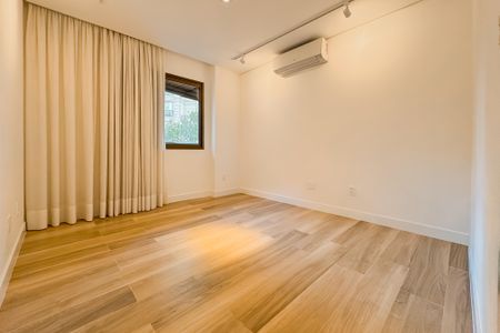 Apartamento à venda com 106m², 3 quartos e 2 vagas Apartamento à venda com 106m², 3 quartos e 2 vagasQuarto 1