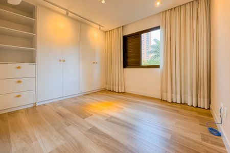 Apartamento à venda com 106m², 3 quartos e 2 vagas Apartamento à venda com 106m², 3 quartos e 2 vagasQuarto 2