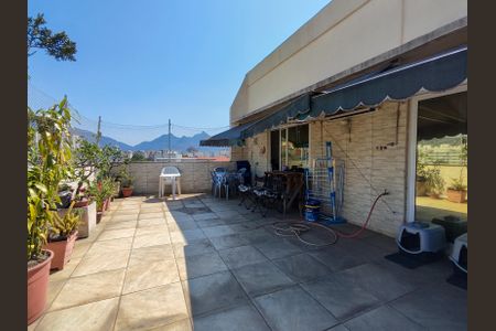 Apartamento à venda com 102m², 4 quartos e 1 vaga Apartamento à venda com 102m², 4 quartos e 1 vagaVaranda da Sala