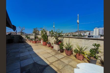 Apartamento à venda com 102m², 4 quartos e 1 vaga Apartamento à venda com 102m², 4 quartos e 1 vagaVaranda da Sala