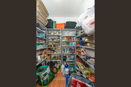 Apartamento à venda com 137m², 3 quartos e 2 vagas Apartamento à venda com 137m², 3 quartos e 2 vagasQuarto de Serviço