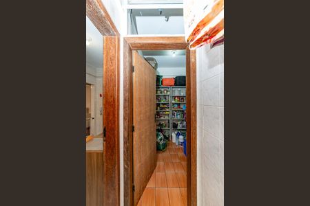 Apartamento à venda com 137m², 3 quartos e 2 vagas Apartamento à venda com 137m², 3 quartos e 2 vagasQuarto de Serviço