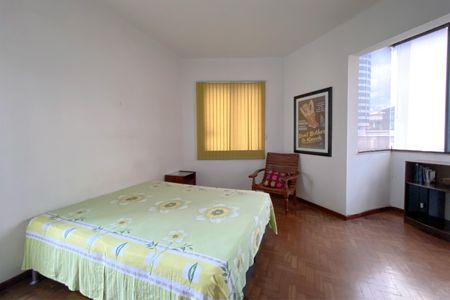 Apartamento à venda com 115m², 3 quartos e sem vaga Apartamento à venda com 115m², 3 quartos e sem vagaSuite