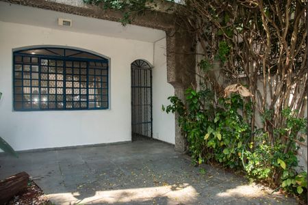 Casa para alugar com 250m², 4 quartos e 2 vagasGaragem/Jardim