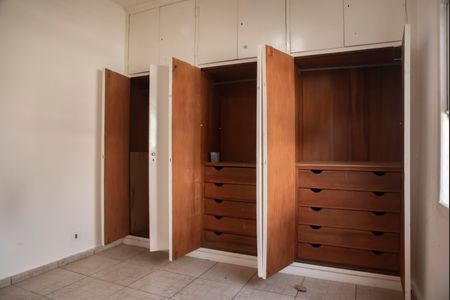 Casa para alugar com 250m², 4 quartos e 2 vagasSuíte