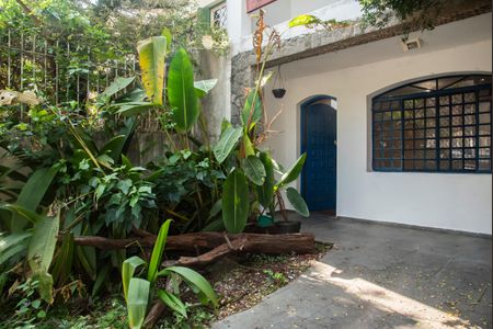 Casa para alugar com 250m², 4 quartos e 2 vagasGaragem/Jardim