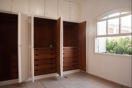 Casa para alugar com 250m², 4 quartos e 2 vagasSuíte