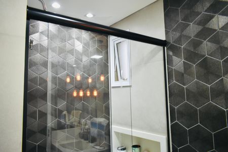 Apartamento à venda com 97m², 2 quartos e 1 vaga Apartamento à venda com 97m², 2 quartos e 1 vagaBanheiro Social