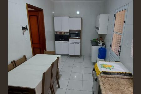 Casa à venda com 68m², 2 quartos e 2 vagas Casa à venda com 68m², 2 quartos e 2 vagasCozinha