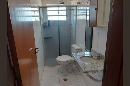 Casa à venda com 68m², 2 quartos e 2 vagas Casa à venda com 68m², 2 quartos e 2 vagasBanheiro