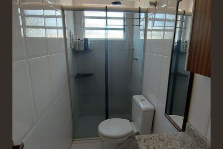 Casa à venda com 68m², 2 quartos e 2 vagas Casa à venda com 68m², 2 quartos e 2 vagasBanheiro