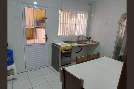 Casa à venda com 68m², 2 quartos e 2 vagas Casa à venda com 68m², 2 quartos e 2 vagasCozinha