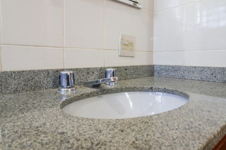 Casa à venda com 504m², 4 quartos e 8 vagasBanheiro da Suíte 4