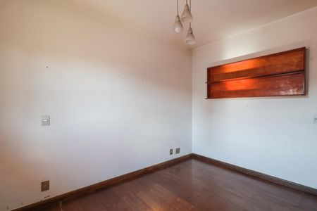 Casa à venda com 504m², 4 quartos e 8 vagasSuíte 2