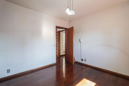Casa à venda com 504m², 4 quartos e 8 vagasSuíte 1