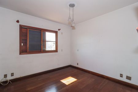 Casa à venda com 504m², 4 quartos e 8 vagasSuíte 2