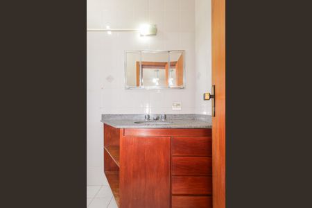 Casa à venda com 504m², 4 quartos e 8 vagasBanheiro da Suíte 4