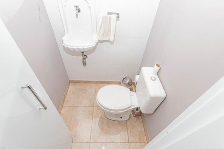 Casa de condomínio à venda com 157m², 3 quartos e 3 vagasLavabo