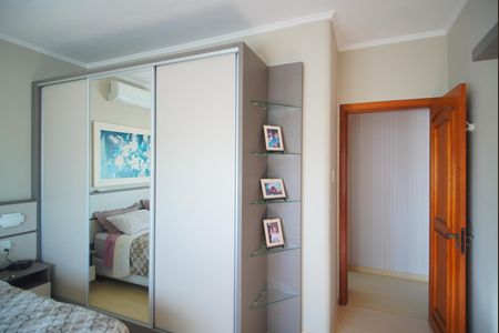 Quarto 1 de apartamento à venda com 3 quartos, 110m² em Navegantes, Porto Alegre